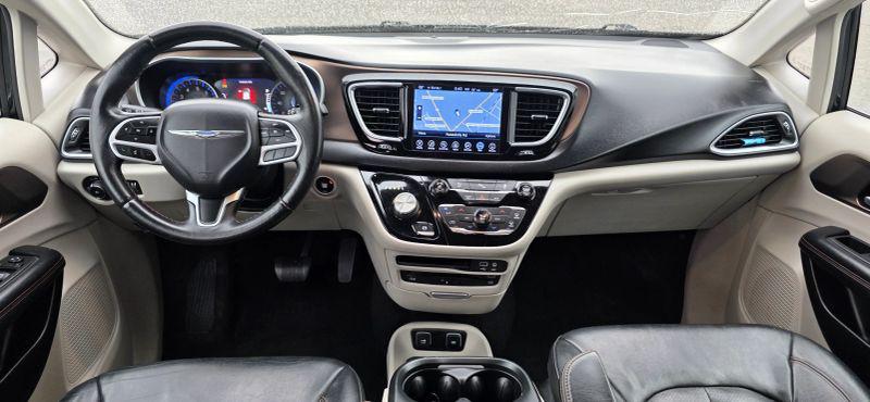 2017 Chrysler Pacifica Touring-L Plus