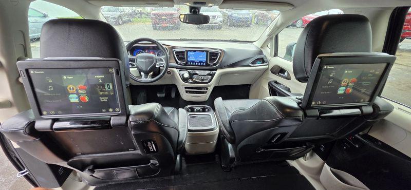 2017 Chrysler Pacifica Touring-L Plus
