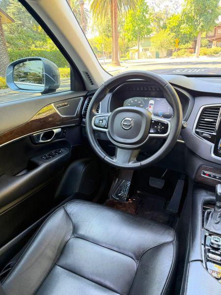 2017 Volvo XC90 T5 Momentum