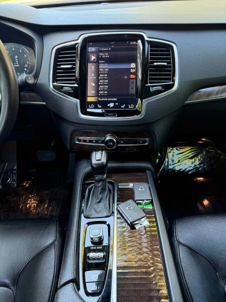 2017 Volvo XC90 T5 Momentum