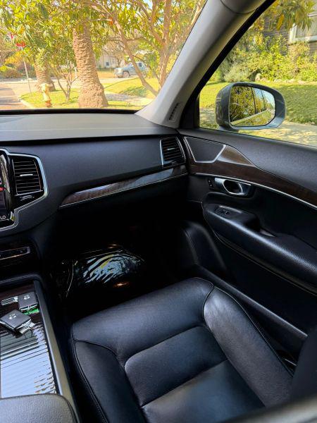 2017 Volvo XC90 T5 Momentum