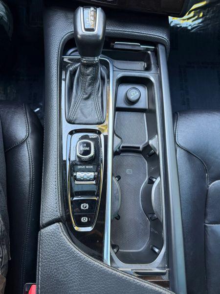2017 Volvo XC90 T5 Momentum
