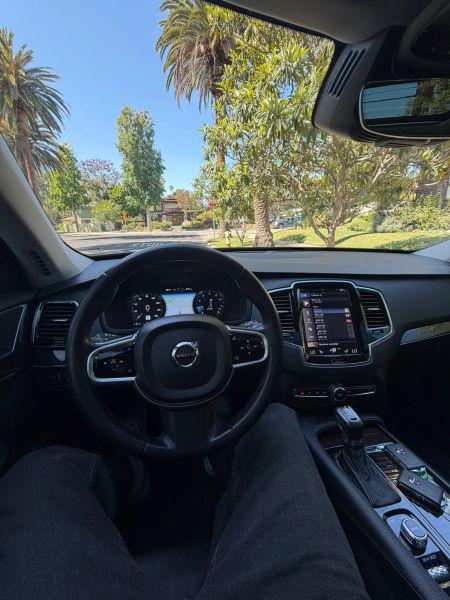 2017 Volvo XC90 T5 Momentum