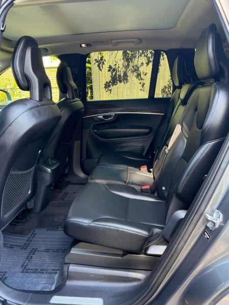 2017 Volvo XC90 T5 Momentum