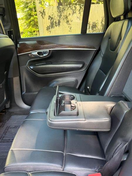 2017 Volvo XC90 T5 Momentum