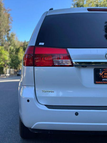 2005 Toyota Sienna XLE Limited