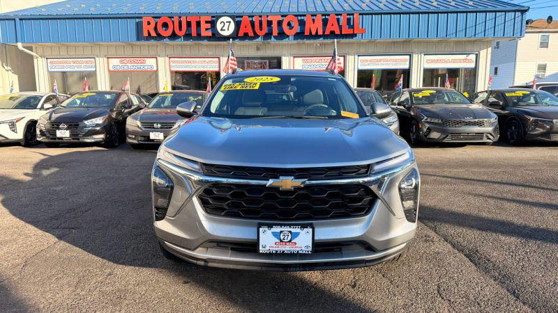 2025 Chevrolet Trax FWD LT