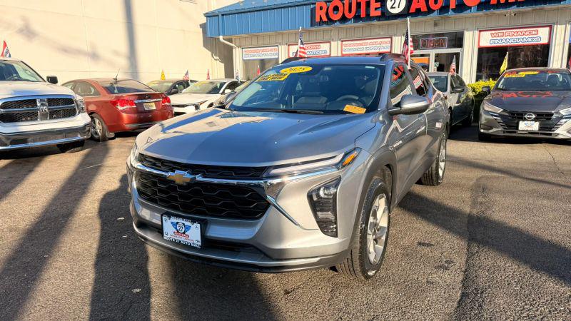 2025 Chevrolet Trax FWD LT