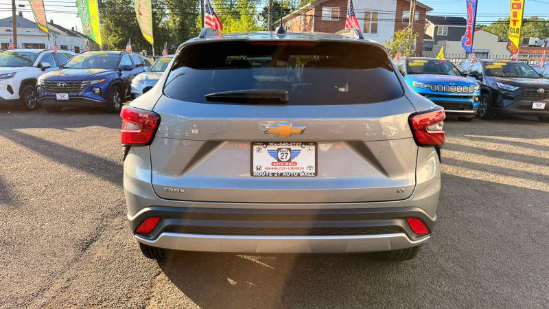 2025 Chevrolet Trax FWD LT