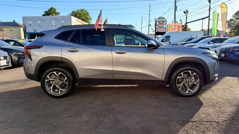 2025 Chevrolet Trax FWD LT