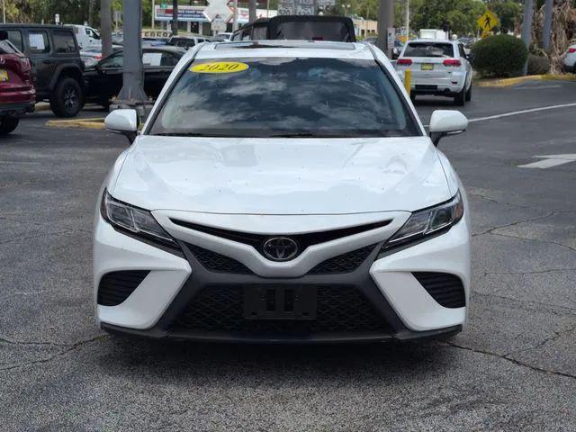 2020 Toyota Camry SE AWD
