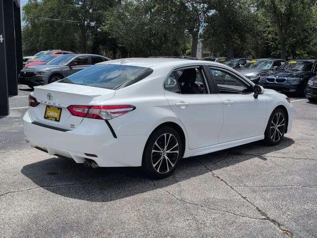 2020 Toyota Camry SE AWD