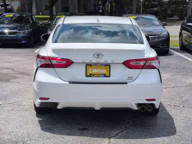 2020 Toyota Camry SE AWD