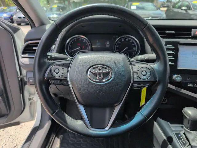 2020 Toyota Camry SE AWD