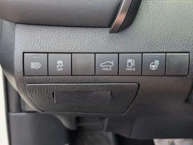 2020 Toyota Camry SE AWD