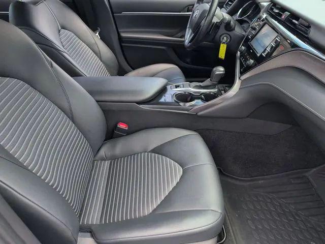 2020 Toyota Camry SE AWD