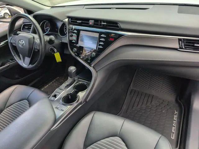 2020 Toyota Camry SE AWD