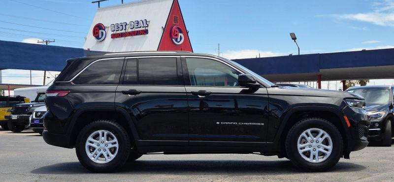 2024 Jeep Grand Cherokee Laredo 4x4