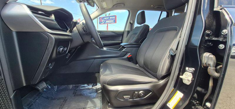 2024 Jeep Grand Cherokee Laredo 4x4