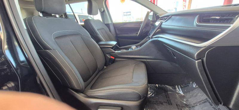 2024 Jeep Grand Cherokee Laredo 4x4