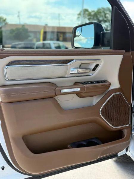 2019 Ram 1500 Laramie Crew Cab 4x4 5'7" Box