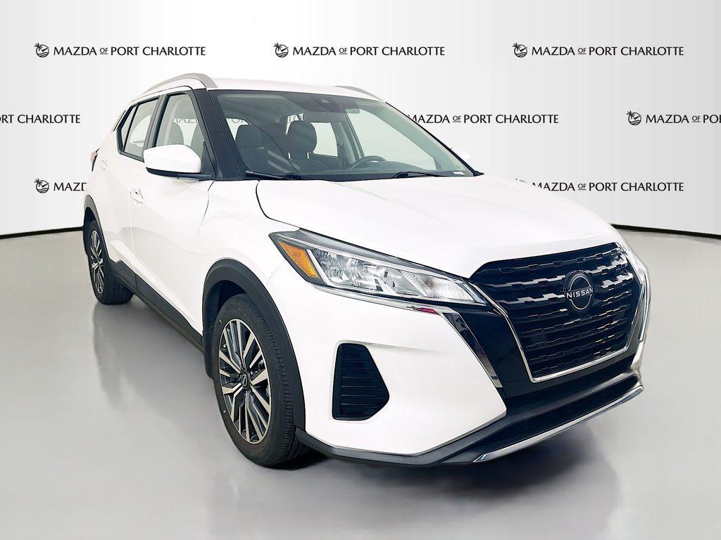 Aspen White Tricoat 2023 Nissan Kicks SV FWD SUV / Crossover Front-Wheel Drive Automatic