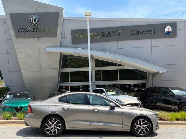 2019 Volvo S60 T6 Momentum 2019 Volvo S60 T6 Momentum