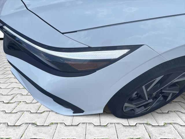 2025 Hyundai Elantra Hybrid SEL Sport