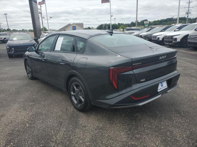 2025 Kia K4 LXS