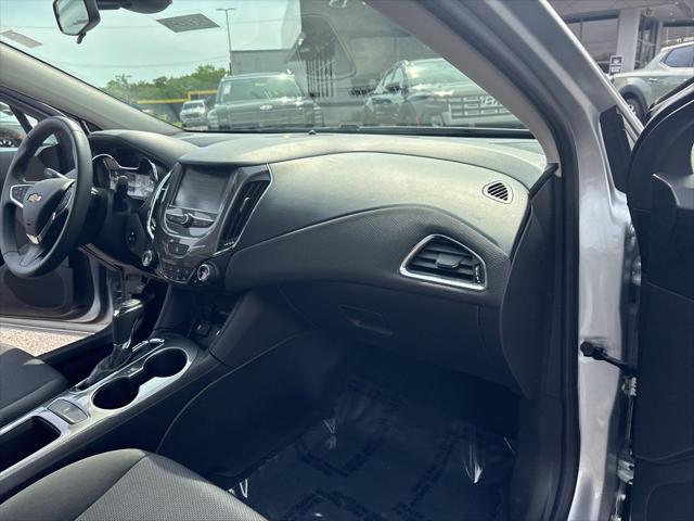2017 Chevrolet Cruze LT Auto