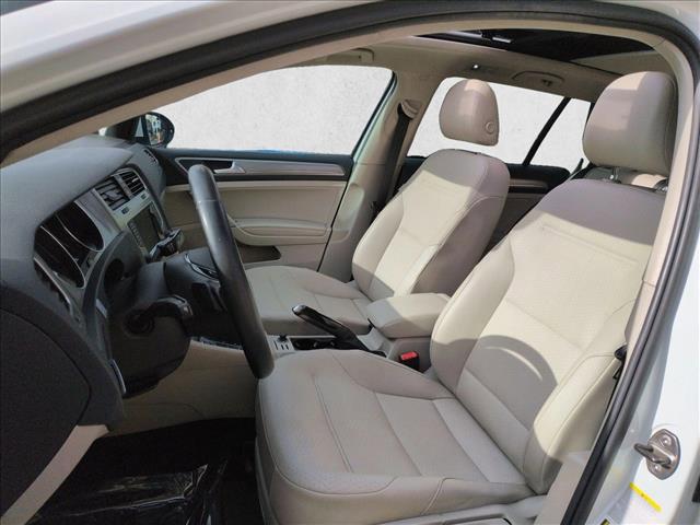 2015 Volkswagen Golf SportWagen TDI SE 4-Door