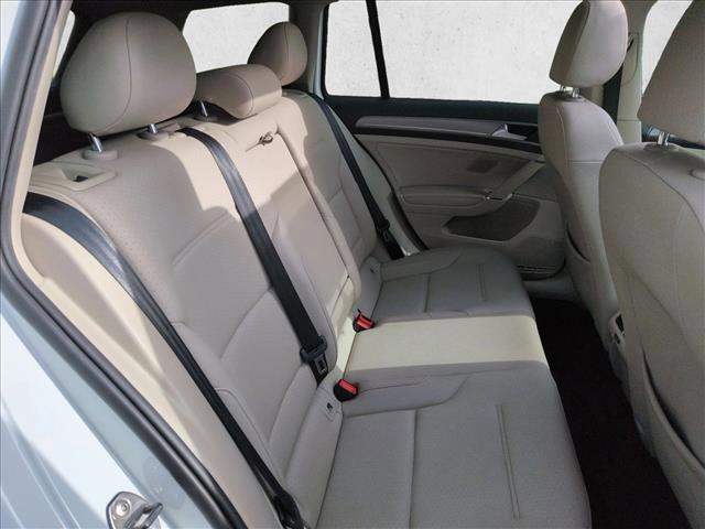2015 Volkswagen Golf SportWagen TDI SE 4-Door