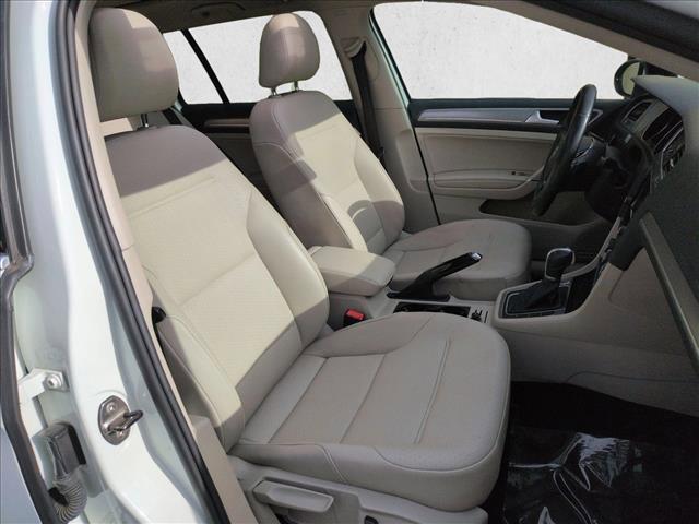 2015 Volkswagen Golf SportWagen TDI SE 4-Door