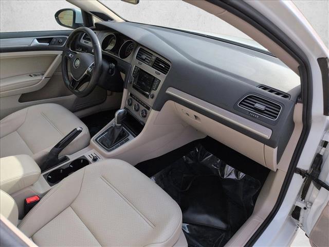 2015 Volkswagen Golf SportWagen TDI SE 4-Door
