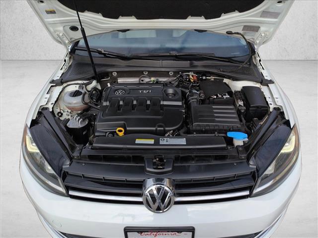 2015 Volkswagen Golf SportWagen TDI SE 4-Door