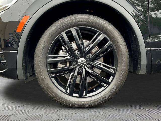 2022 Volkswagen Tiguan 2.0T SE R-Line Black