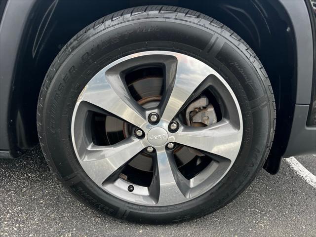 2019 Jeep Cherokee Limited FWD
