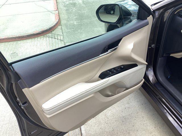 2020 Toyota Camry XLE Hybrid