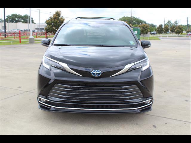 2025 Toyota Sienna Limited