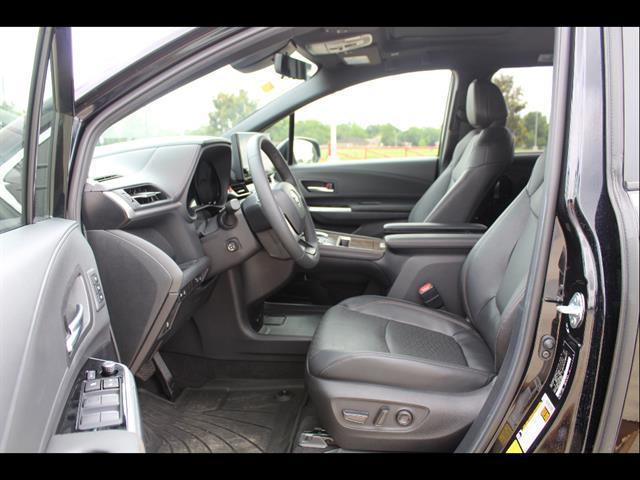 2025 Toyota Sienna Limited