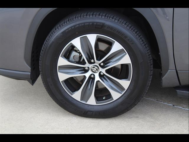 2025 Toyota Highlander XLE