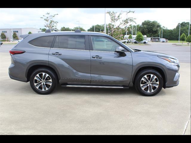 2025 Toyota Highlander XLE