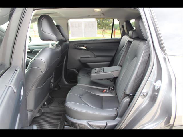 2025 Toyota Highlander XLE