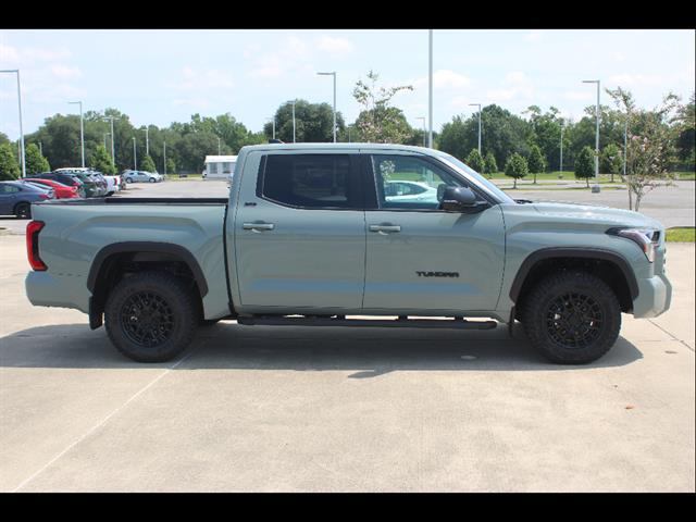2026 Toyota Tundra SR5 CrewMax 5.5' Bed