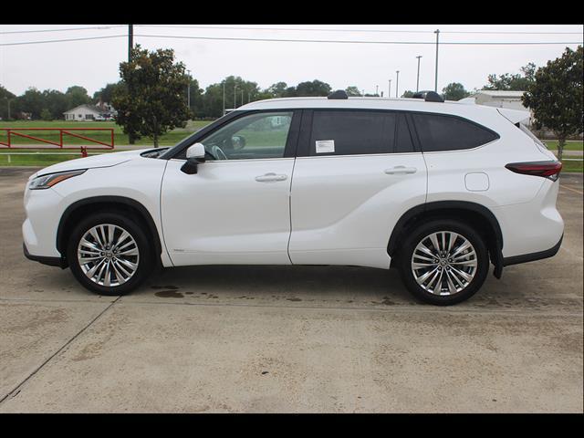 2026 Toyota Highlander Hybrid Platinum