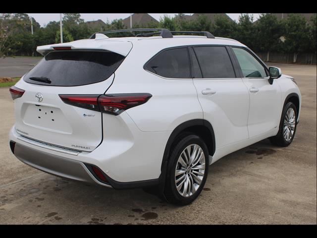 2026 Toyota Highlander Hybrid Platinum