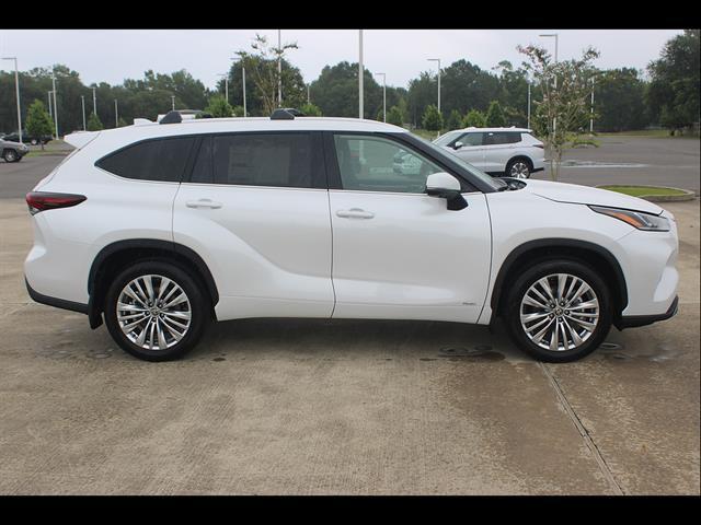 2026 Toyota Highlander Hybrid Platinum