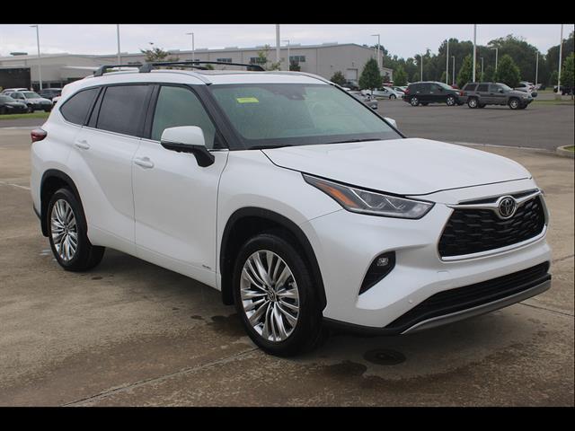 2026 Toyota Highlander Hybrid Platinum