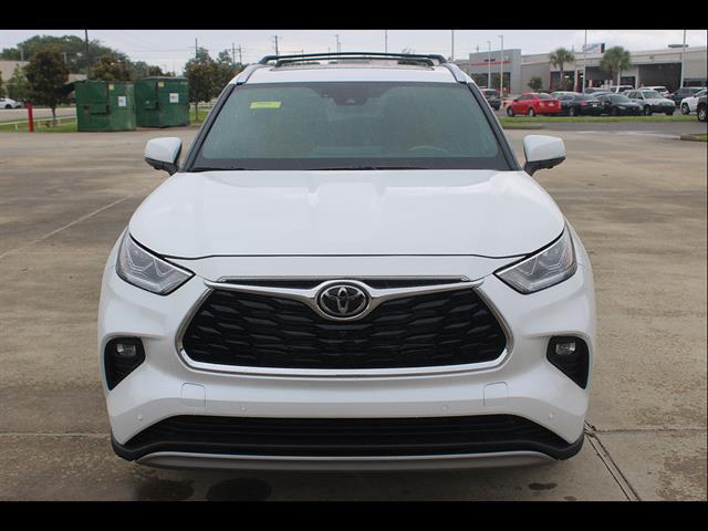 2026 Toyota Highlander Hybrid Platinum