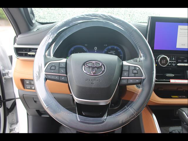2026 Toyota Highlander Hybrid Platinum